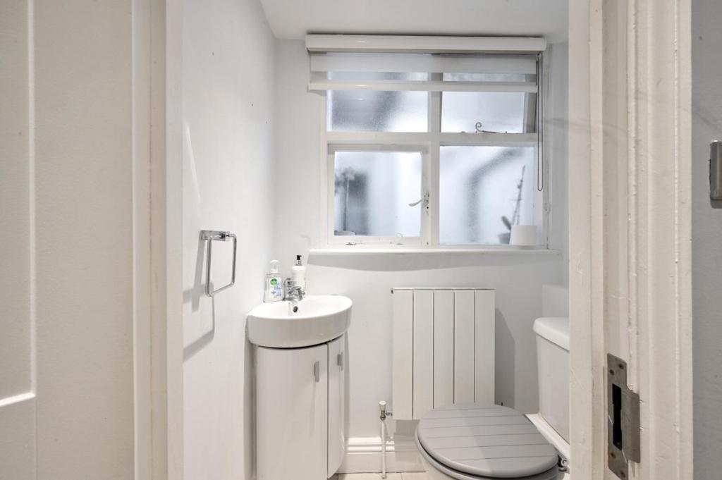 Cozy Hideaway In South Ken! Apartment London Luaran gambar